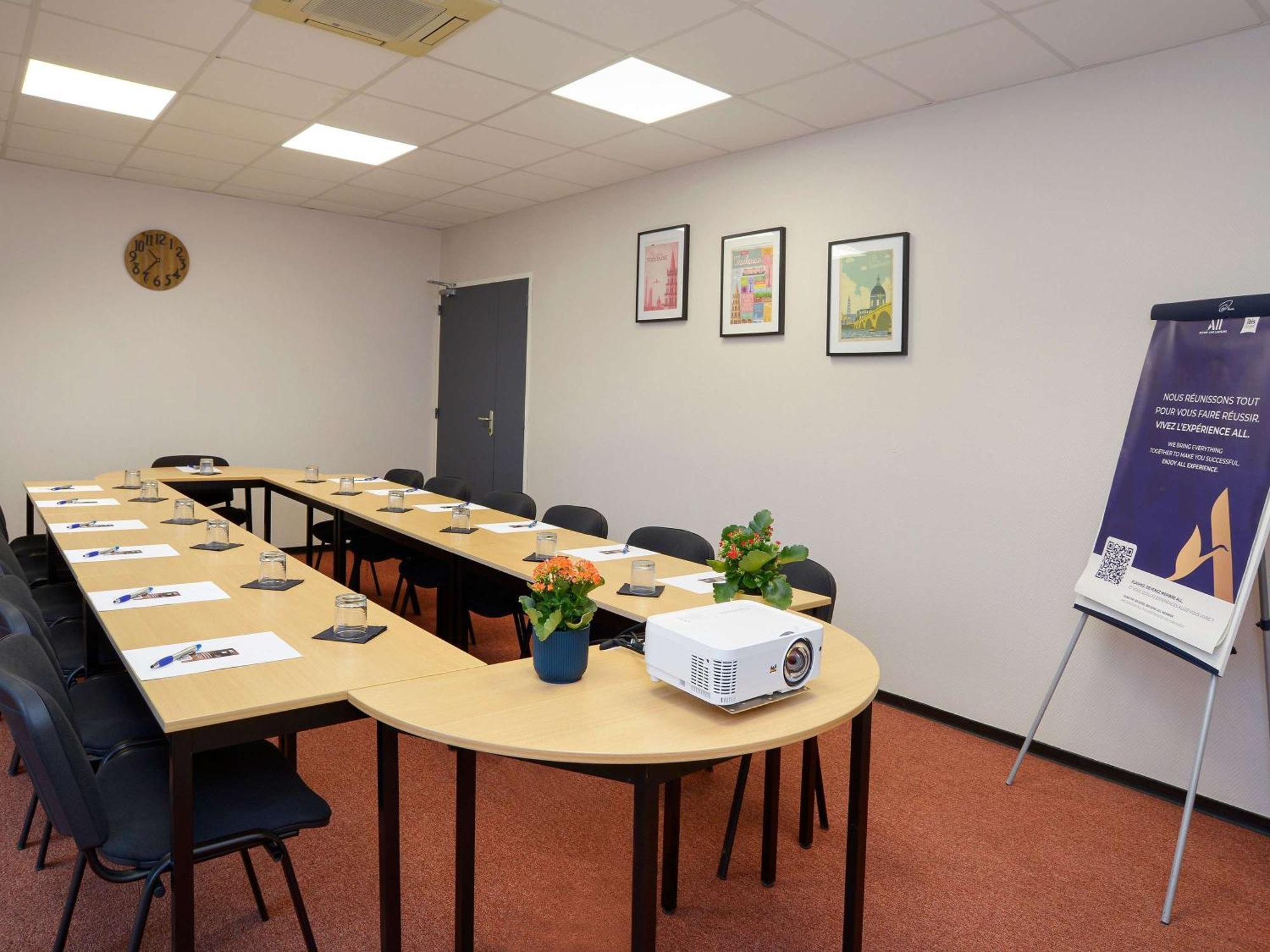 Ibis Budget Toulouse Centre Gare Exterior photo