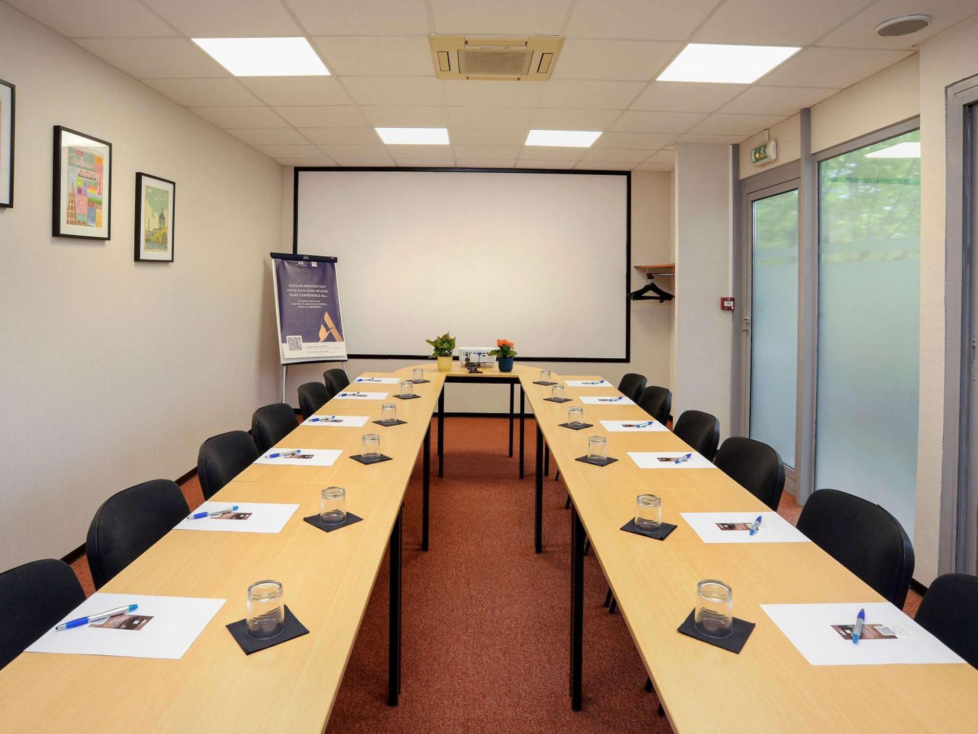 Ibis Budget Toulouse Centre Gare Exterior photo